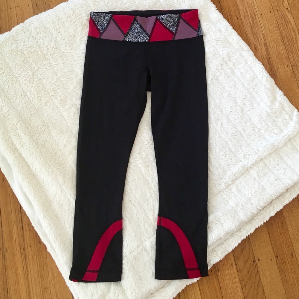 Lululemon Run: Inspire Crop II Black Sz 4